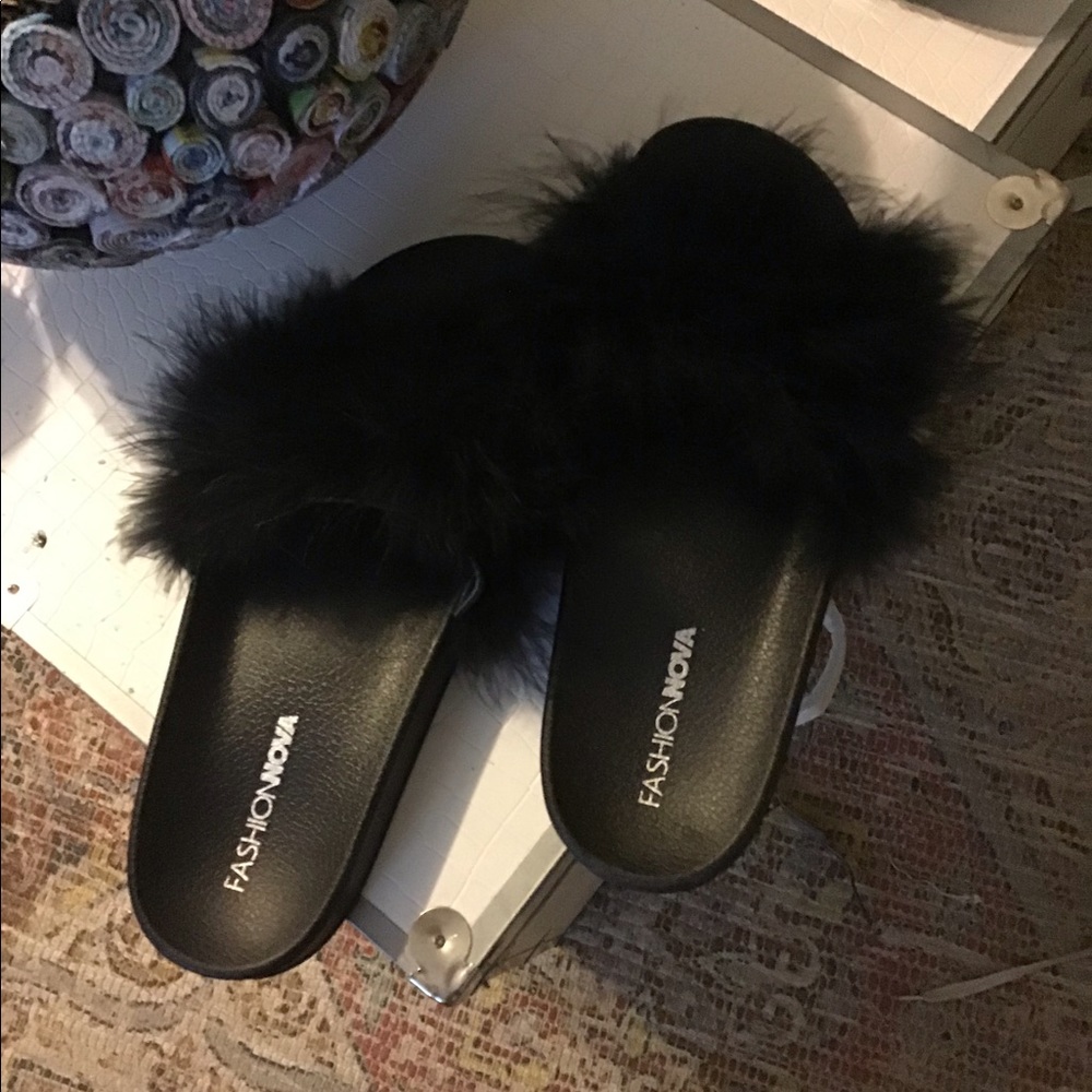 Fashion nova slide sandles